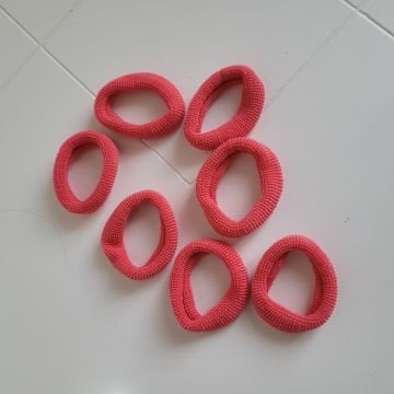 Kırmızı Renk Lastik Toka