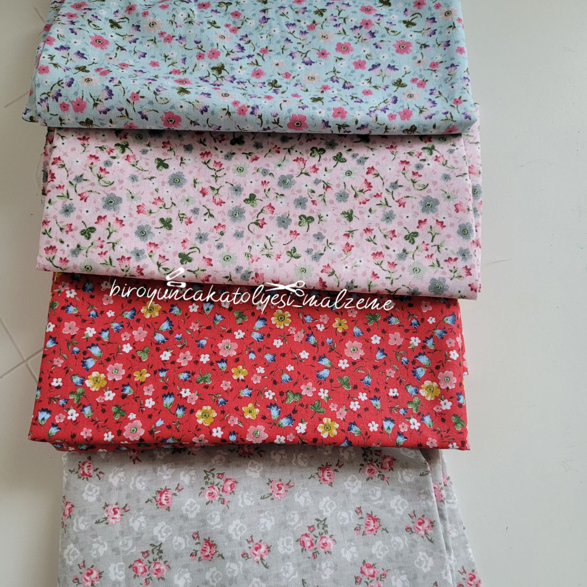 Çiçekli Poplin Kumaş