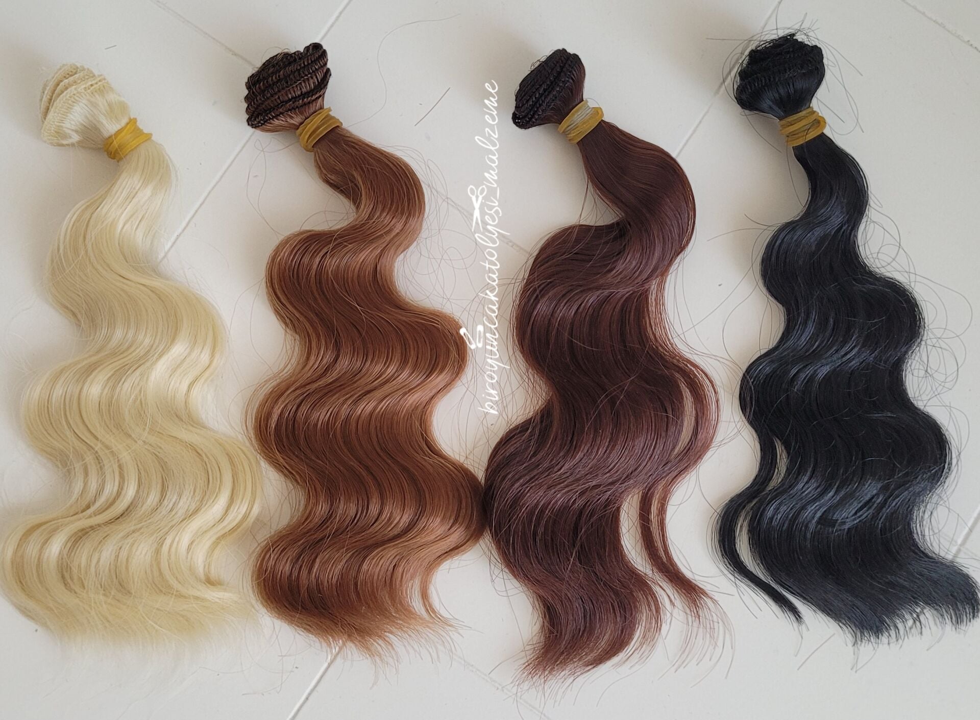 Bukleli 20cm Sentetik Saç